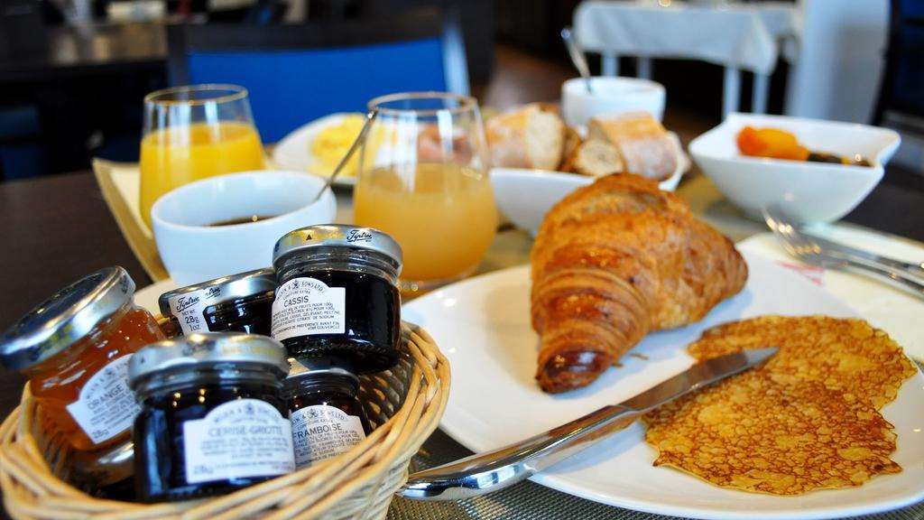 Buc Lounge Hotel Restaurant bilde